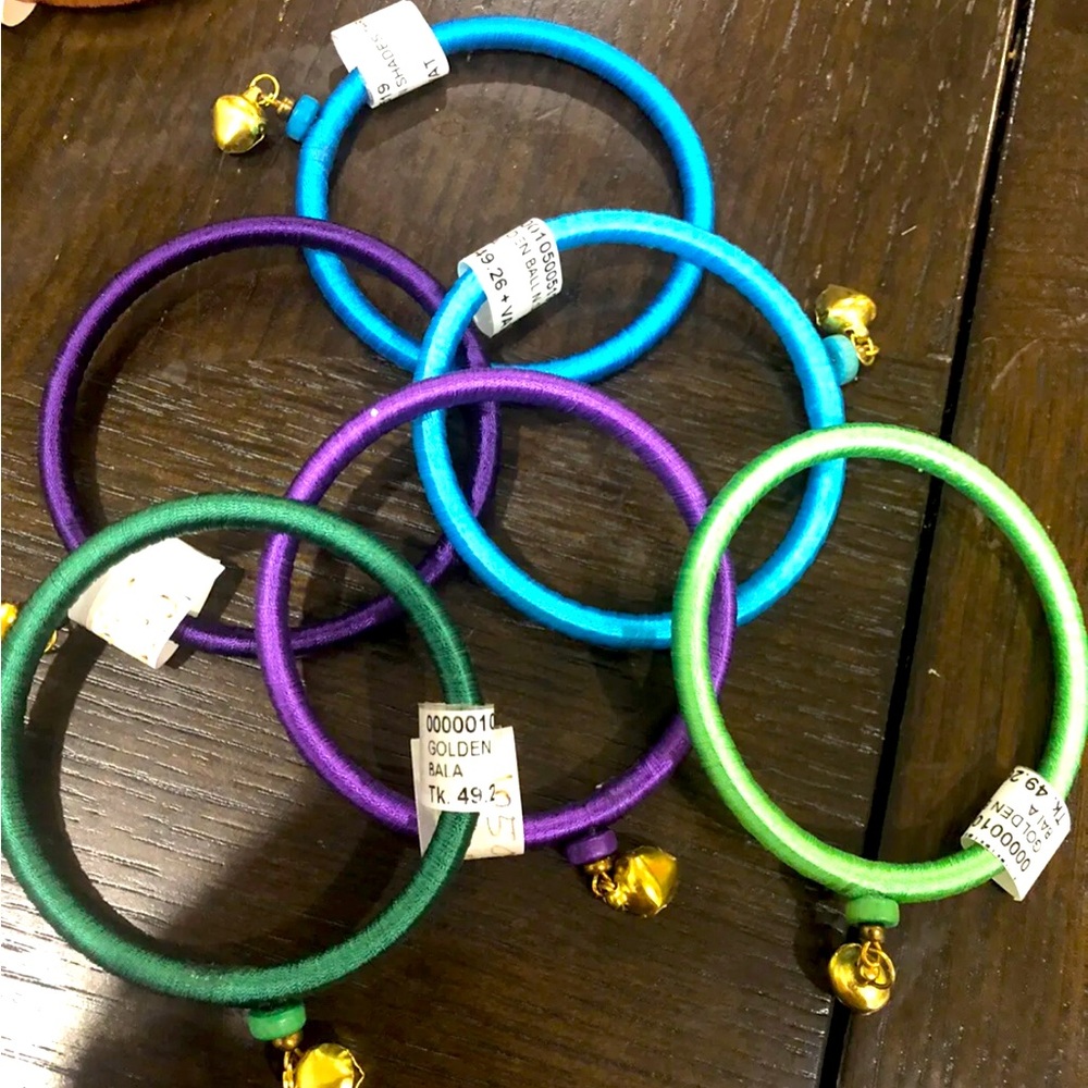 6 pieces of bangle Bracelets .